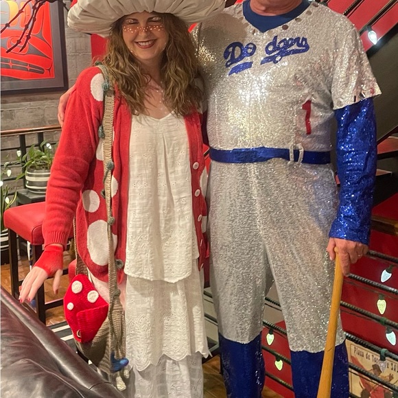 Red white mushrooms shrooms sweater, sz P tag, it is large or XL cardigan V-neck - Picture 5 of 5